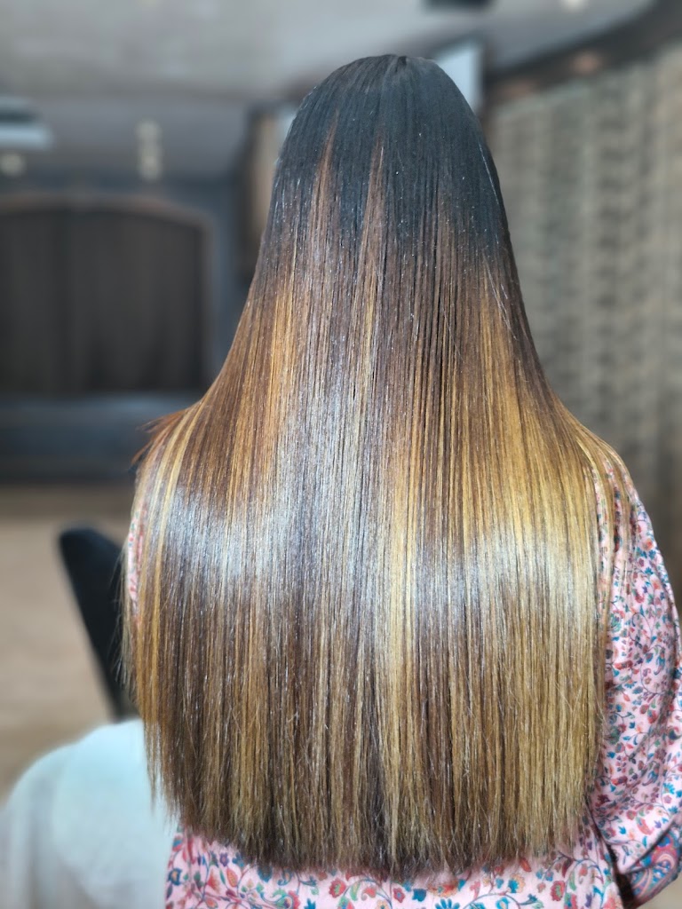 Rich Royal Family Salon