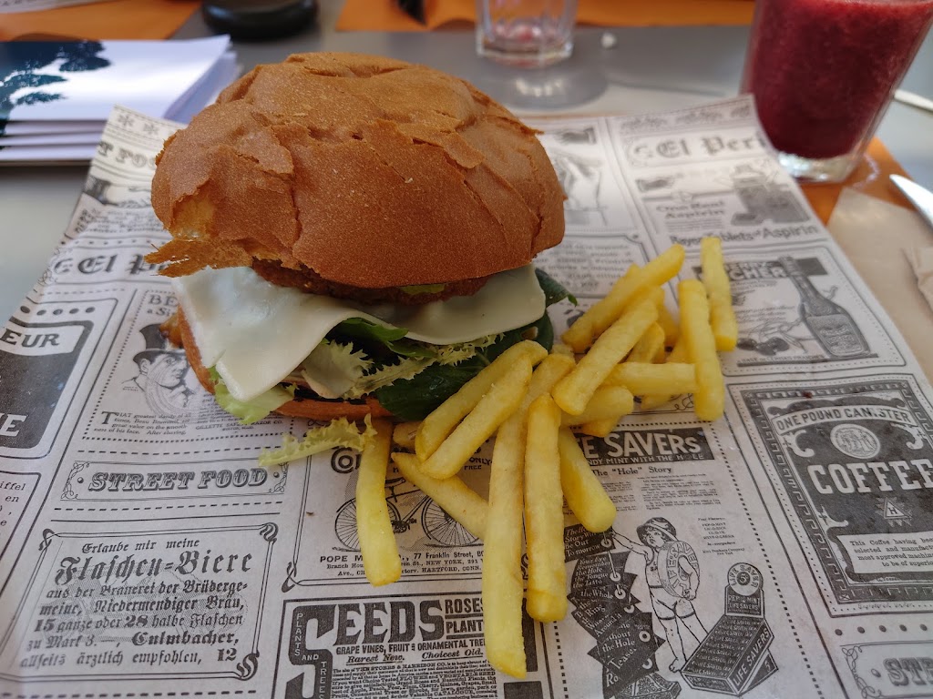 cafeteria Parc Bosc — Comida y bebida
