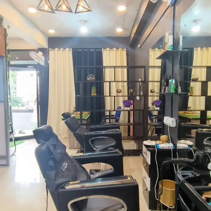 Queen S In Beauty Point Professional Advanced Makeup Studio Only For Ladies