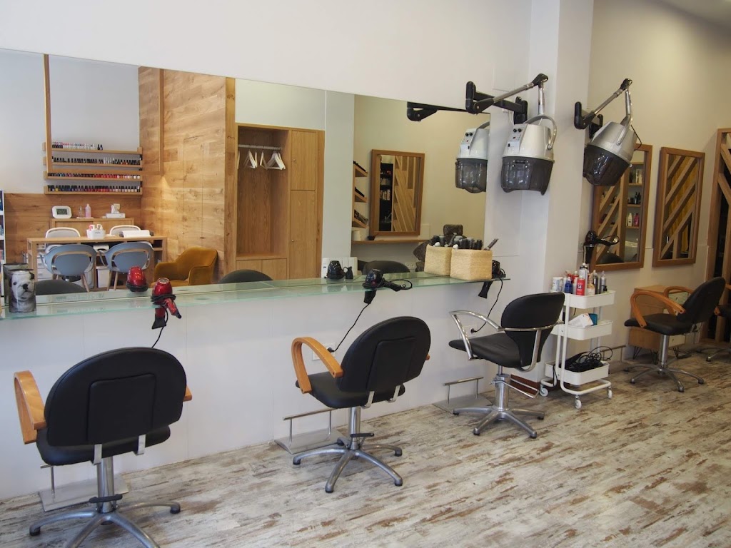 KIREI - PELUQUERIA Y ESTETICA - — Interior