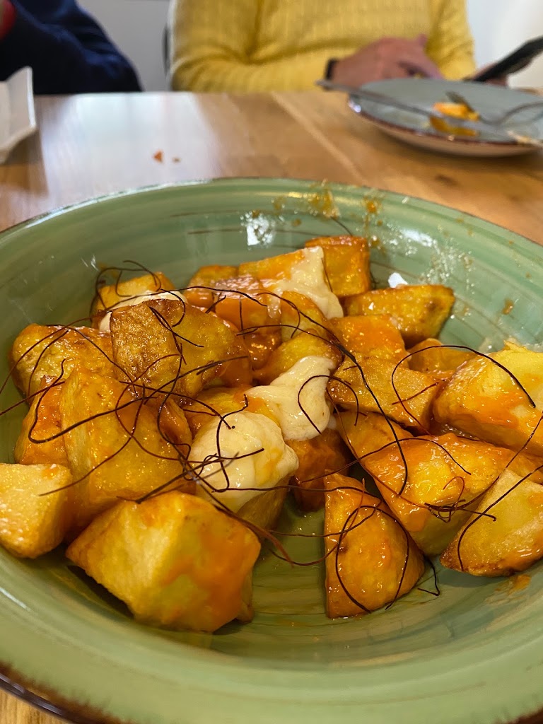 SYBARYT Gastrobar — Comida y bebida
