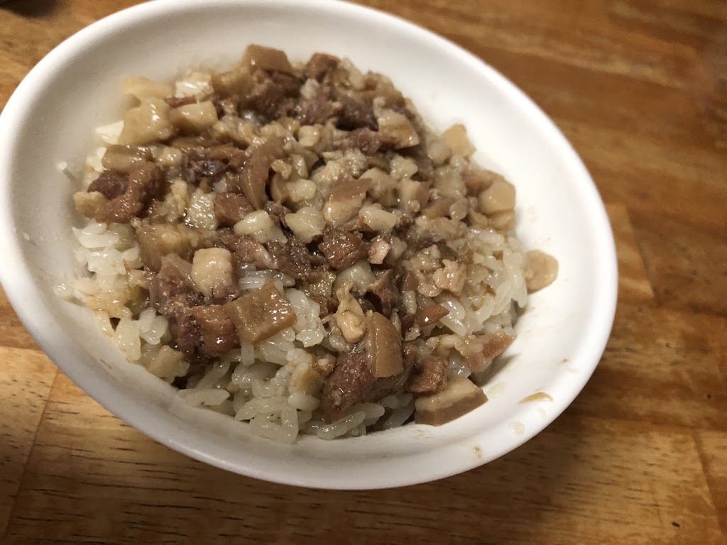 民雄老店油飯滷肉飯｜民雄必吃｜（原市場內阿山油飯） 的照片