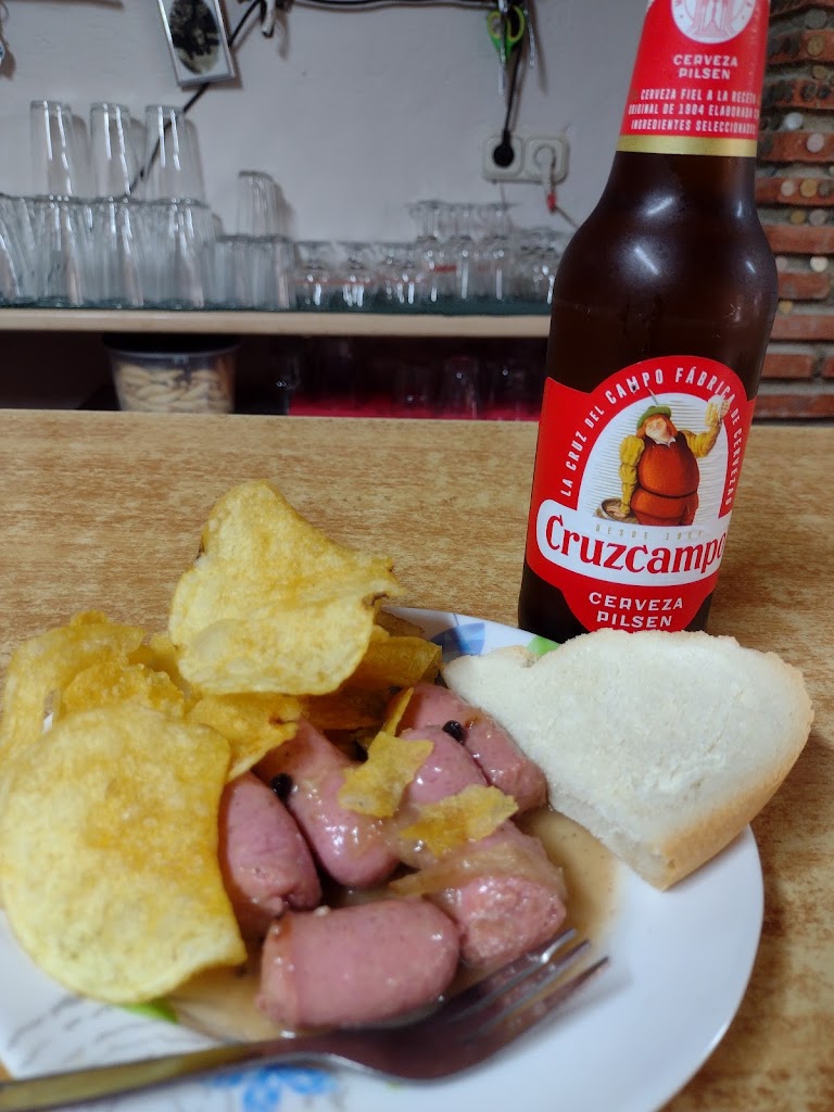 Bar La Perdiz — Comida y bebida