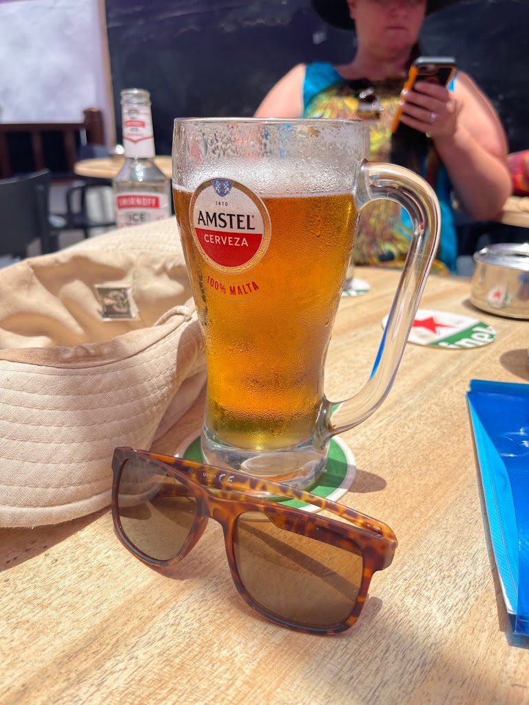 Beeches Brook Family Sports Bar — Comida y bebida