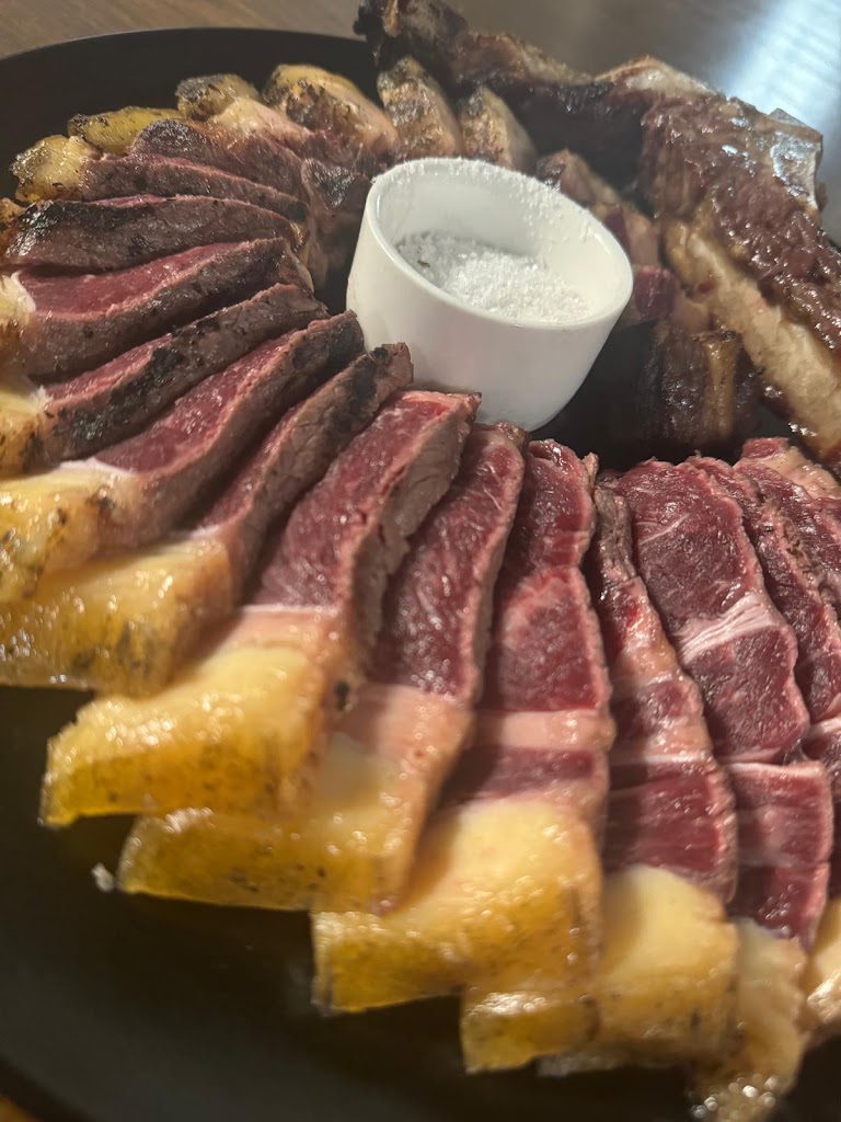 Taberna Valhalla — Comida y bebida
