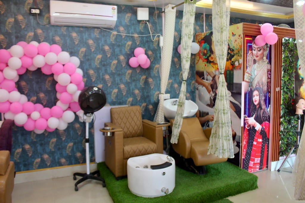 Looks Me Unisex Salon Academy