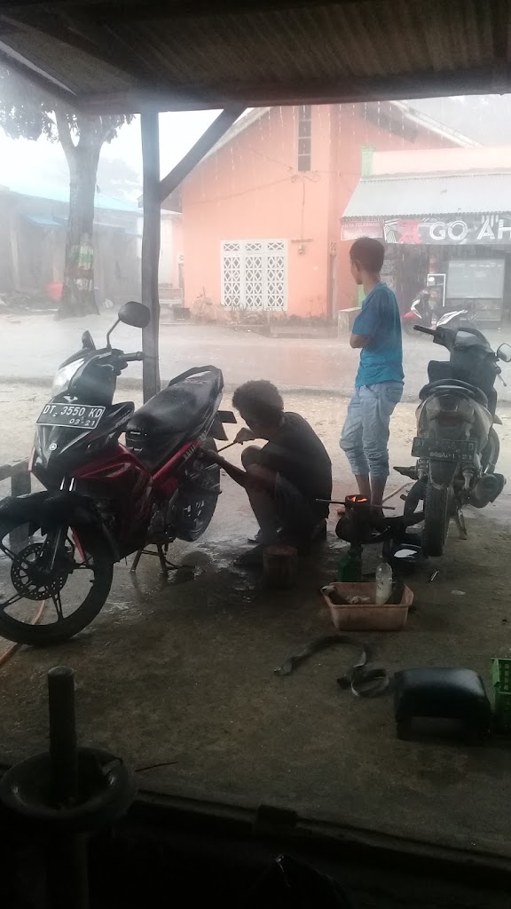 Bengkel "Raja Ban" Fookuni Permai