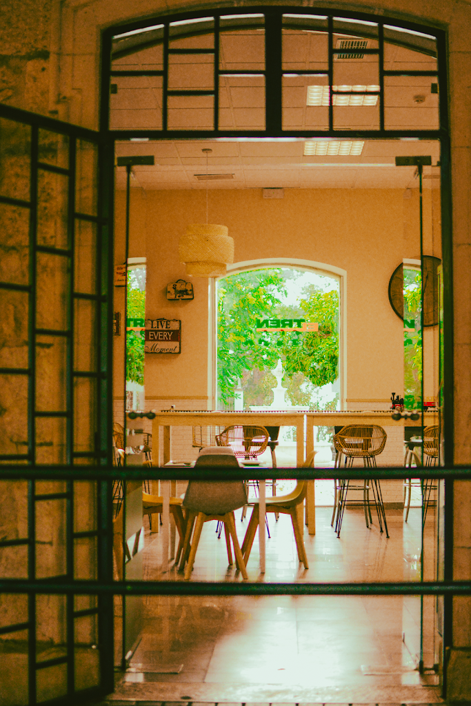 El Tren / Restaurante-Cafeteria-Albergue — Todas