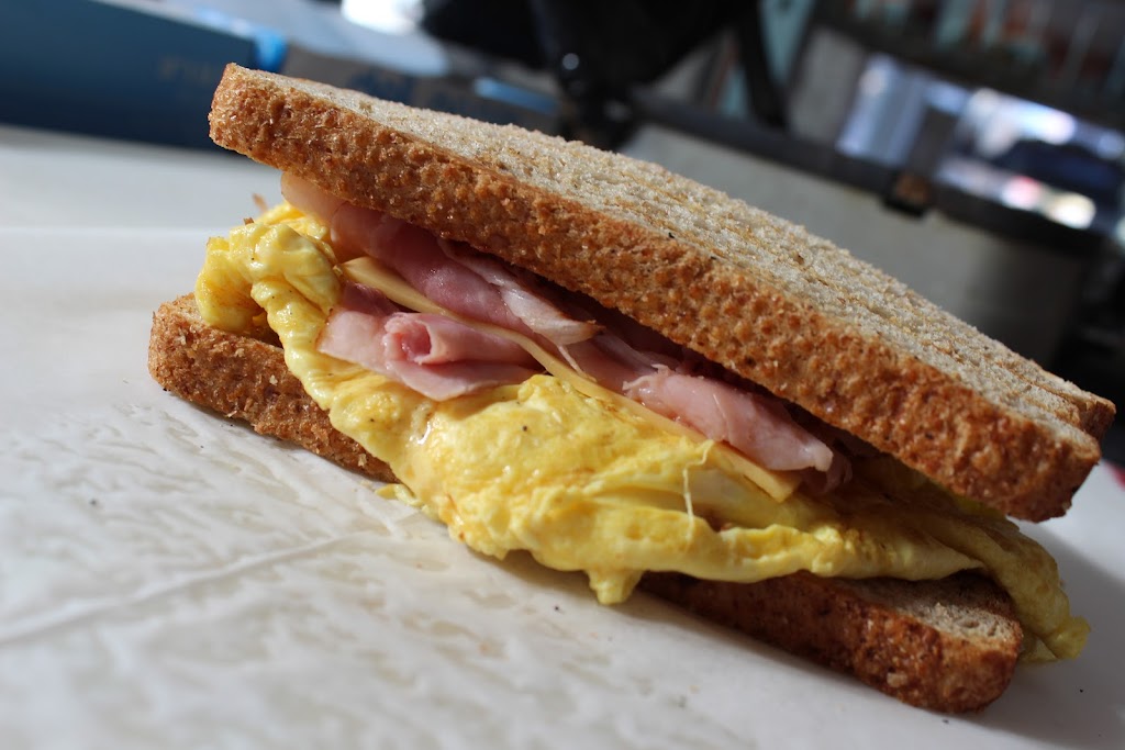 Breakfast sandwich