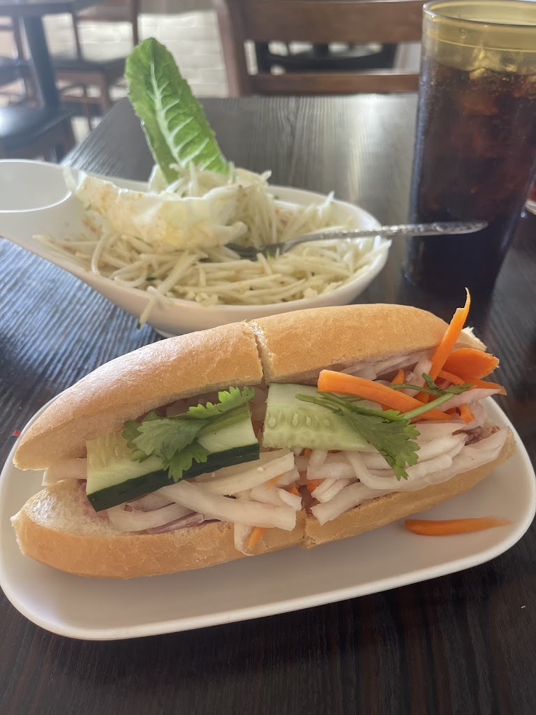 Ba-Le Sandwich & Thai Cuisine