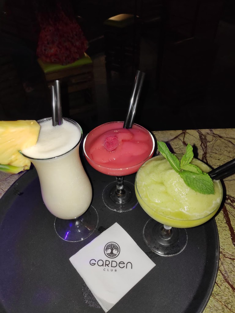 Garden Club — Comida y bebida