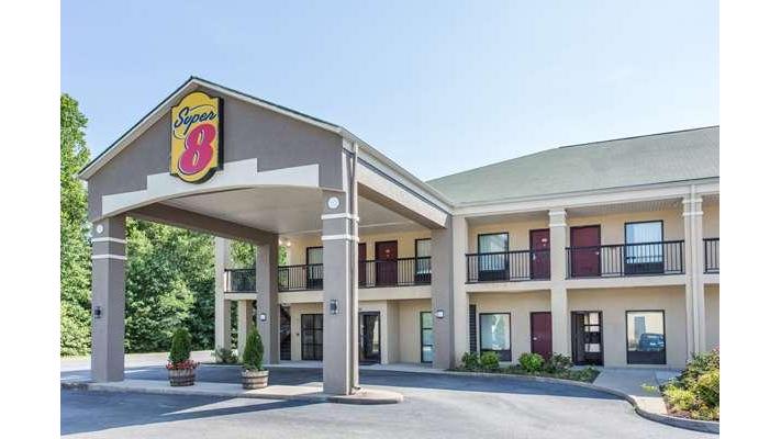 Super 8 by Wyndham Petersburg - Hotel in Petersburg , United States of America