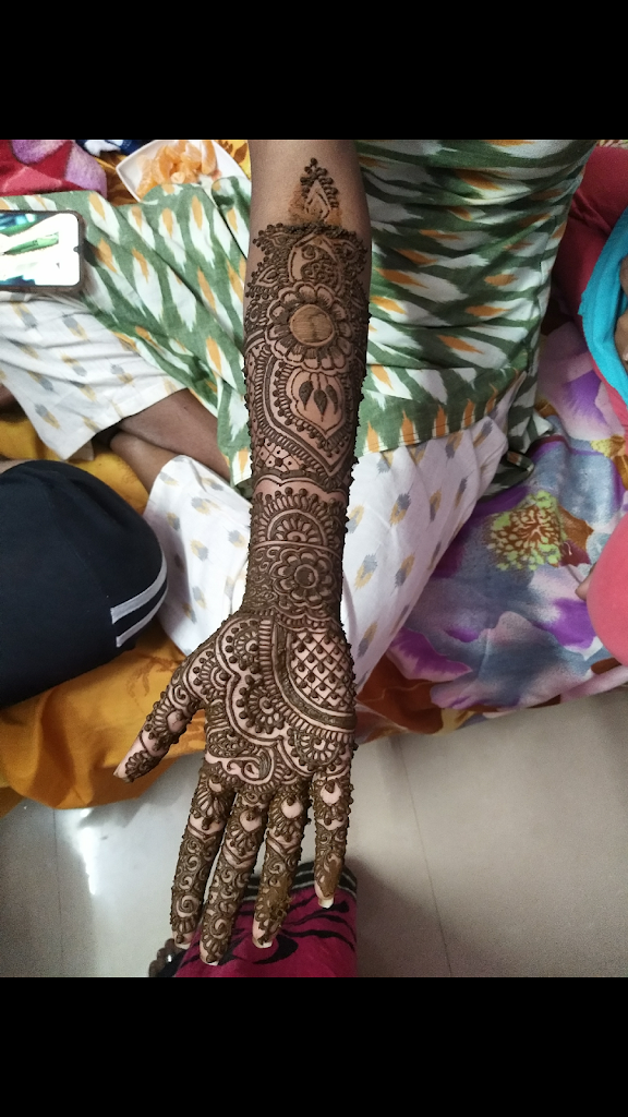 Divya Beauty Parlour