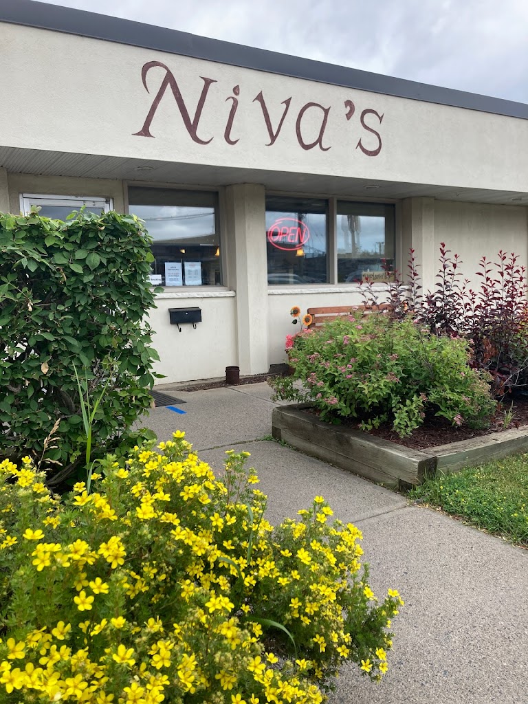 Niva's Restaurant in Thunder-Bay