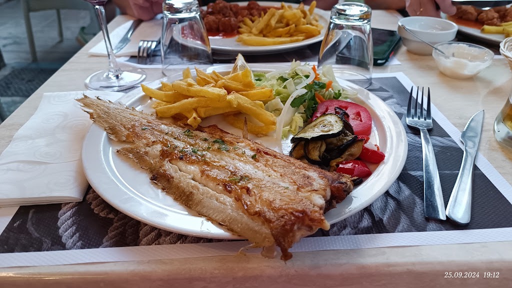 Restaurante Bodega Can Ferra — Comida y bebida