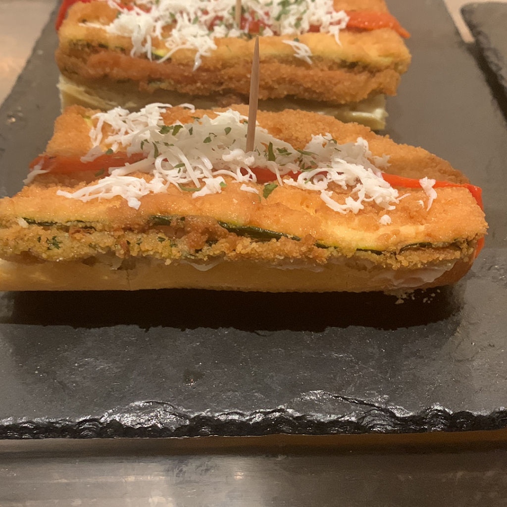 BAR RIVER — Comida y bebida