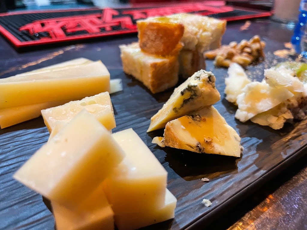 Bar 17 Cortes — Queso