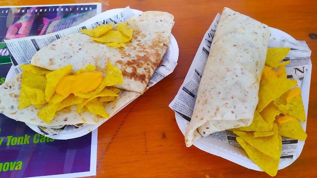 El Faro Beach Bar — Comida y bebida