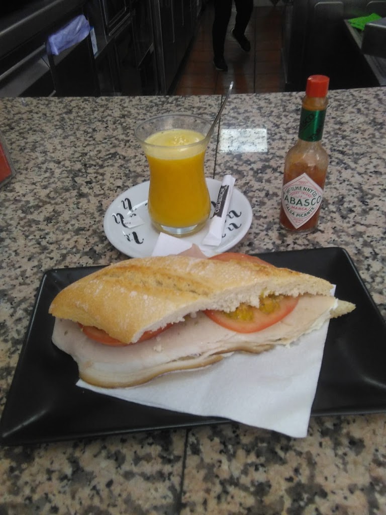 Gala bar restaurante — Comida y bebida