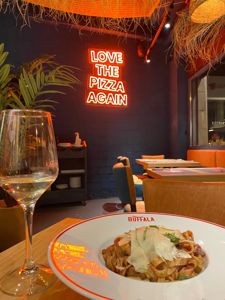 Buffala Girona — Comida y bebida