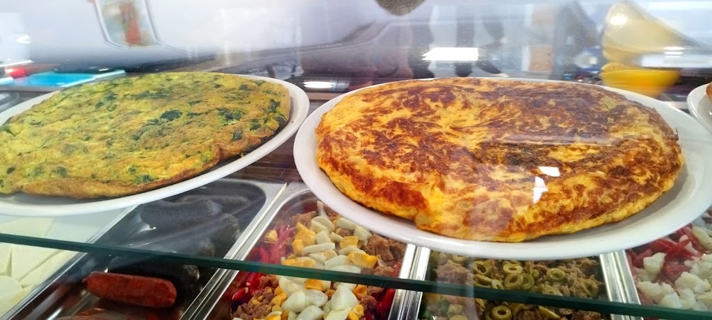 Bar-Restaurante El Poligono — Comida y bebida