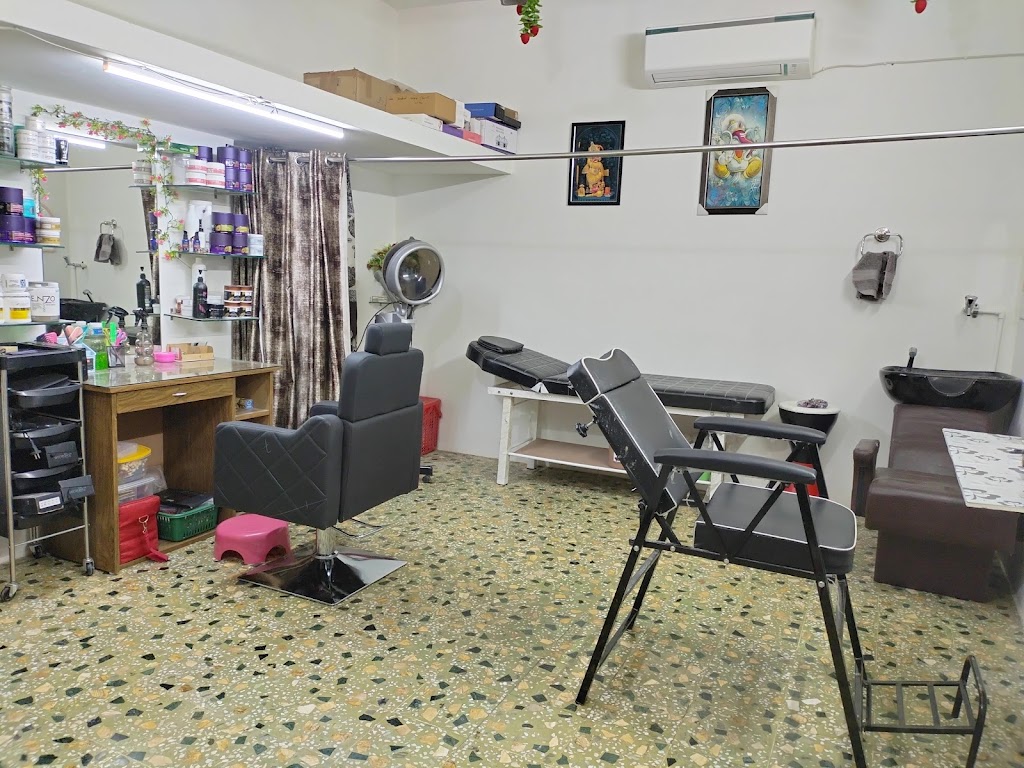 Heer Beauty Parlour Hir Byauttii Paarlr