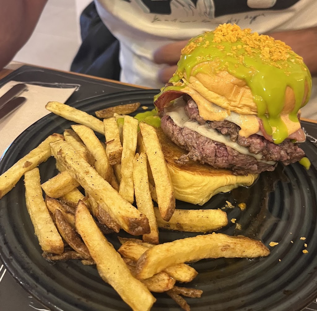 Via Trajano Burgers — Papas fritas