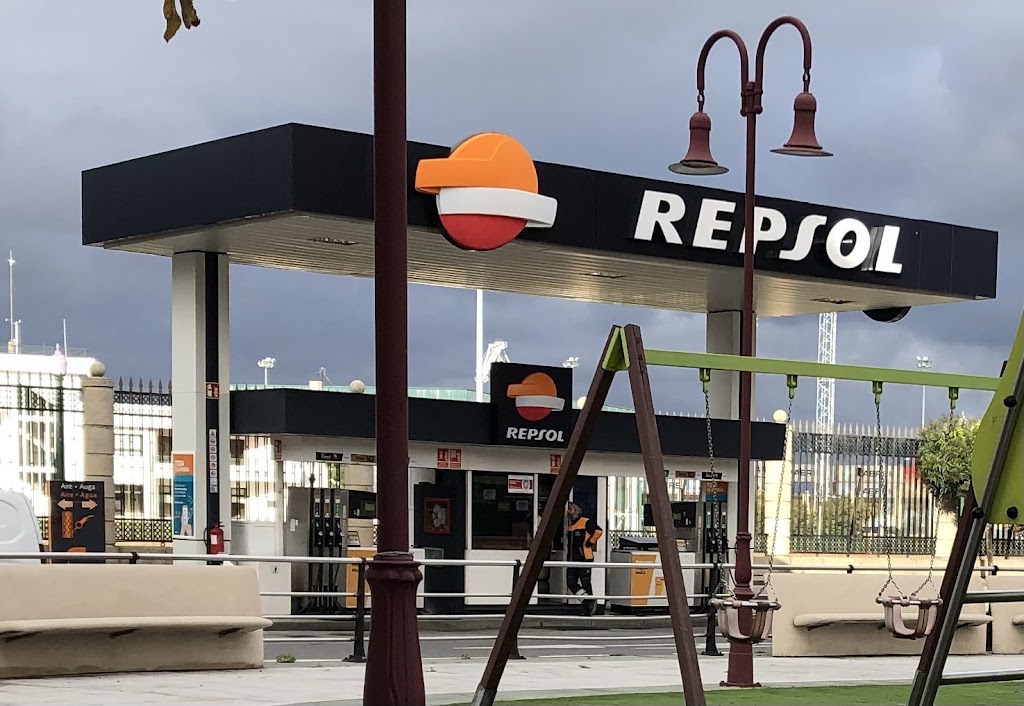 Estacion de Servicio Repsol — Exterior