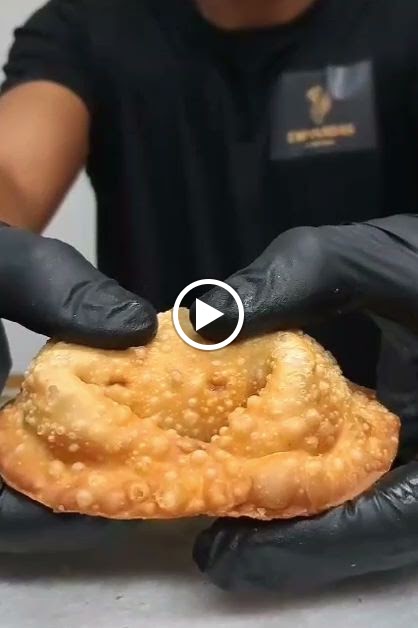 Empanadas La Bacana — Videos