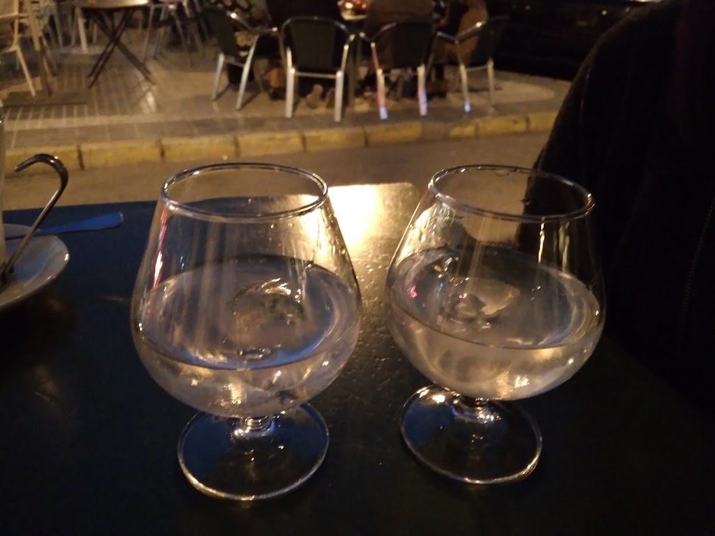 Bar Casablanca — Comida y bebida