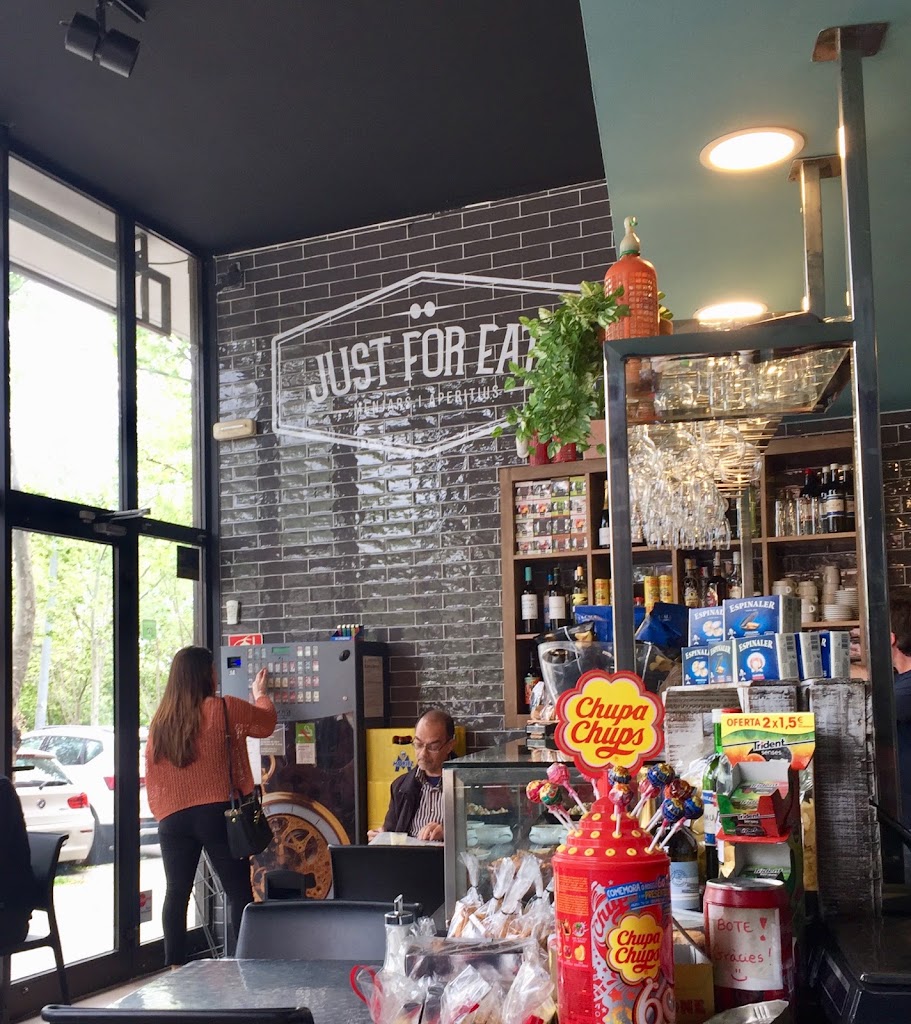 Just For Eat — Del propietario