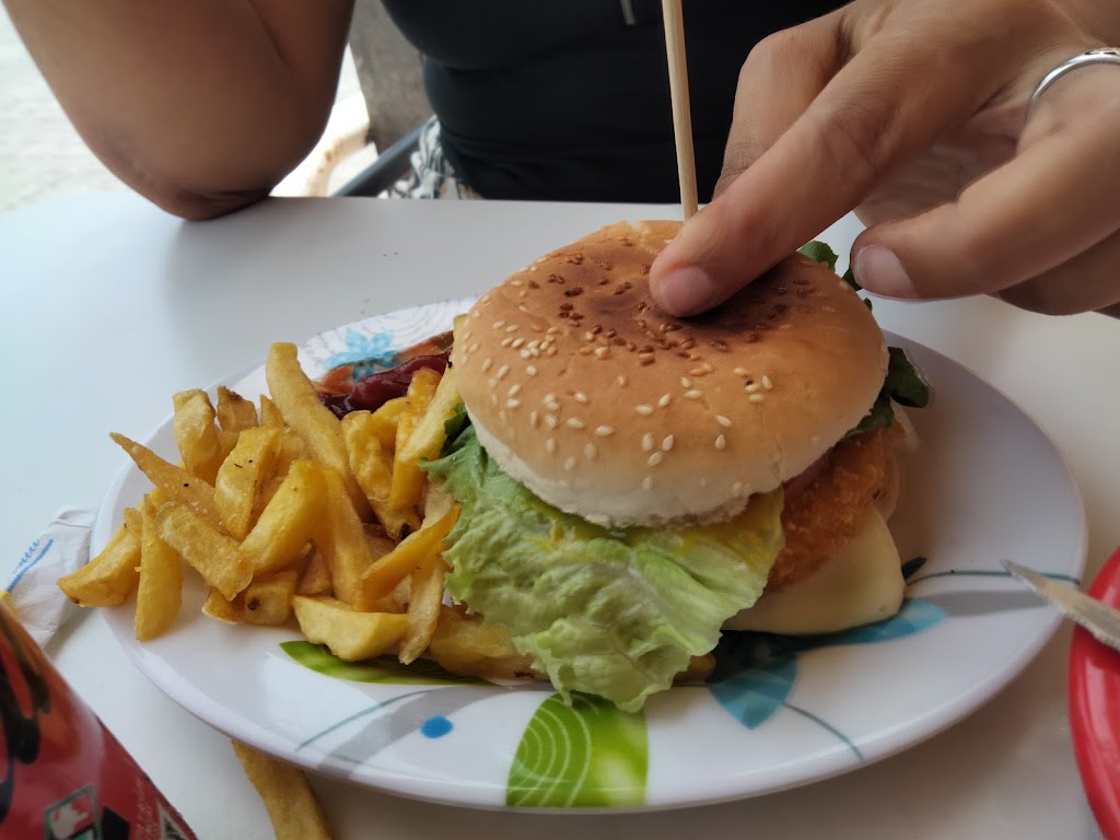 Cafeteria Ratito — Comida y bebida
