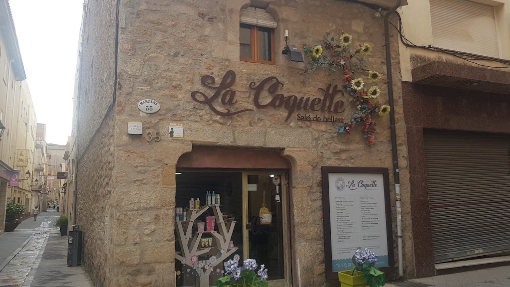 La Coquette Salon de Belleza — Exterior