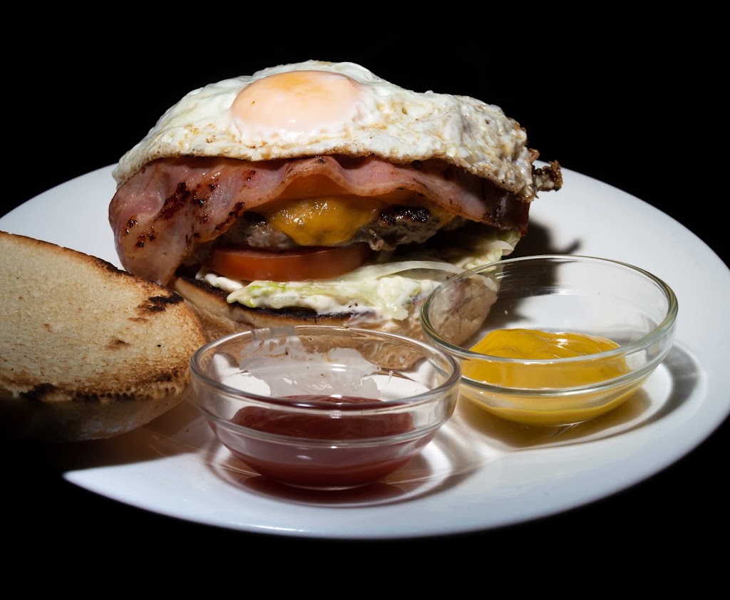 Casa Enriqueta — Comida y bebida