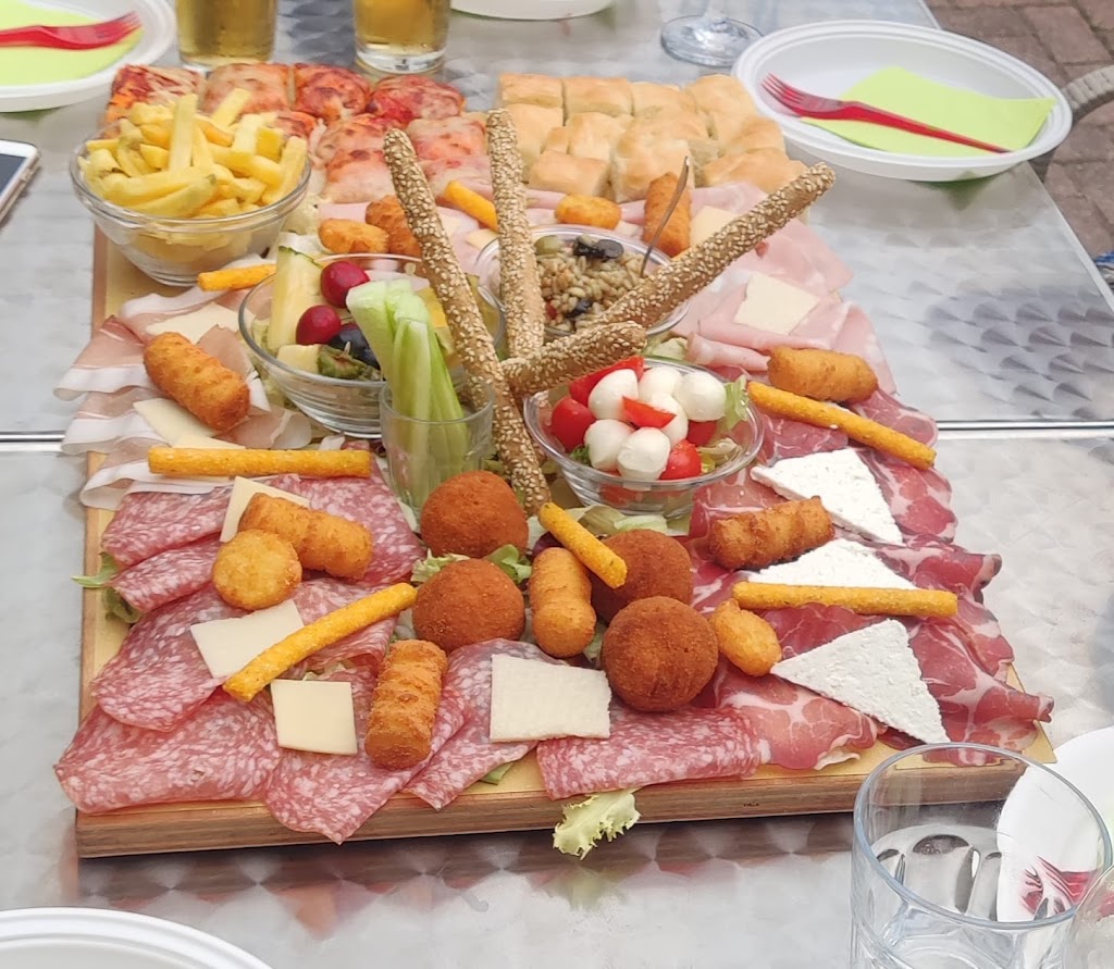 The Jungle Food & Drinks — Comida y bebida