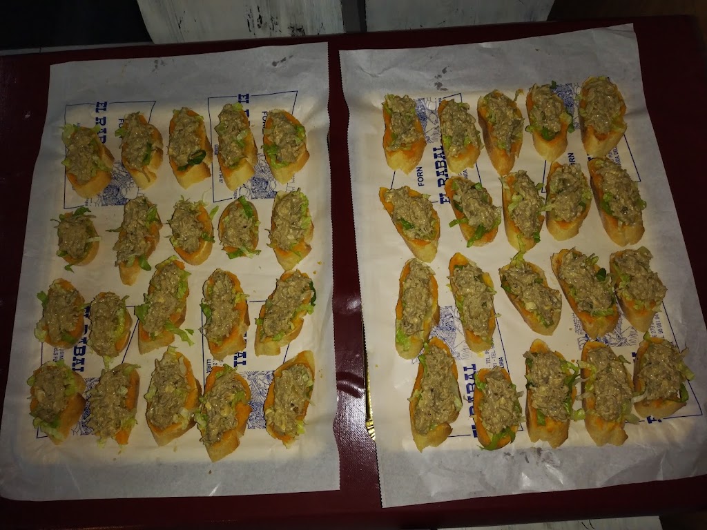 Cafeteria Me da Igual — Comida y bebida