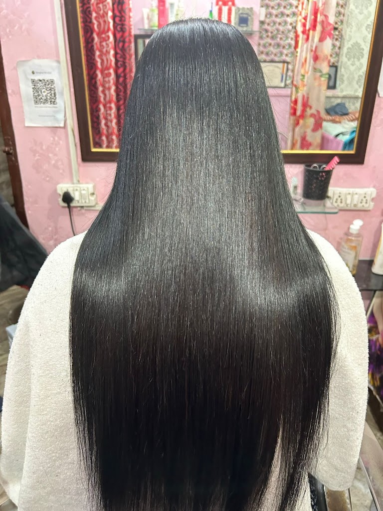 Megha Beauty Parlor Dwarka Home Service Available