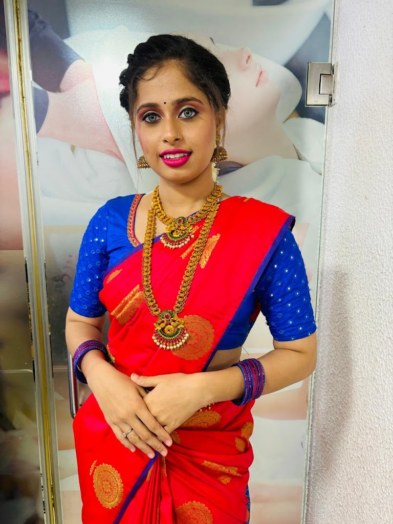 Plush Beauty Professional Make Up Studio Ladies Beauty Parlour