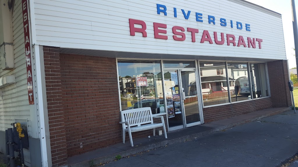 Riverside Restaurant in Cornwall
