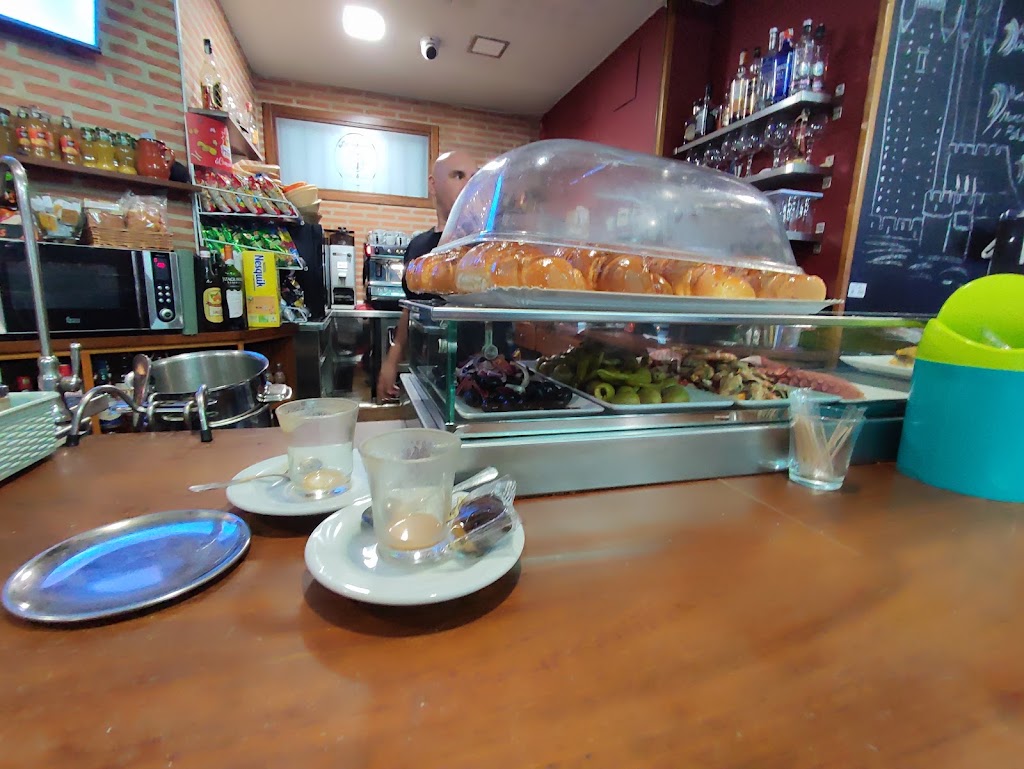 Restaurante la Taberna del Buda — Comida y bebida