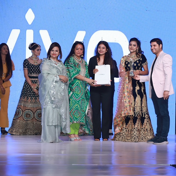 Sakshi S Makeover Salon Academy Dewas