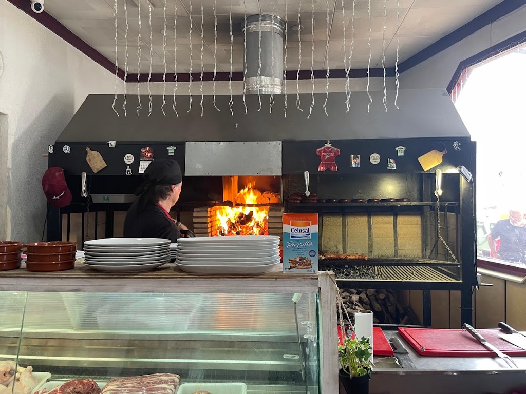 Restaurante Argentino Made in Lanus — Ambiente