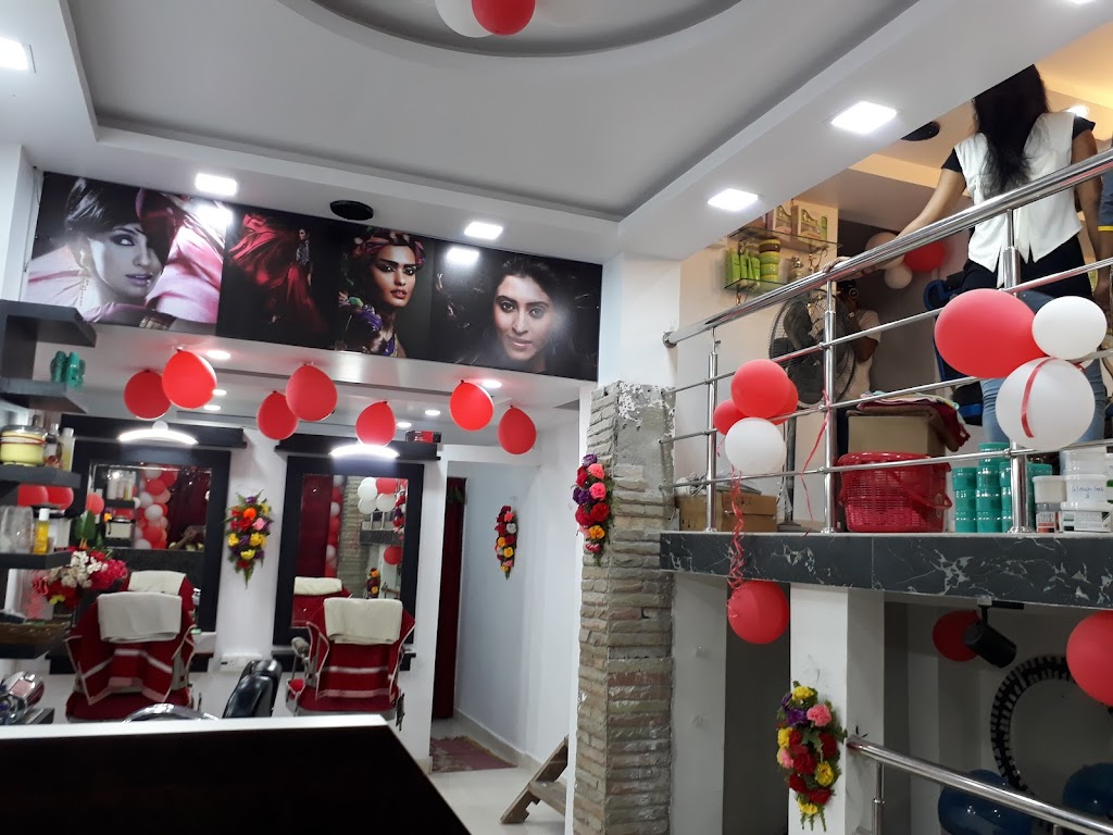 Priyanka Beauty Parlour Ladies