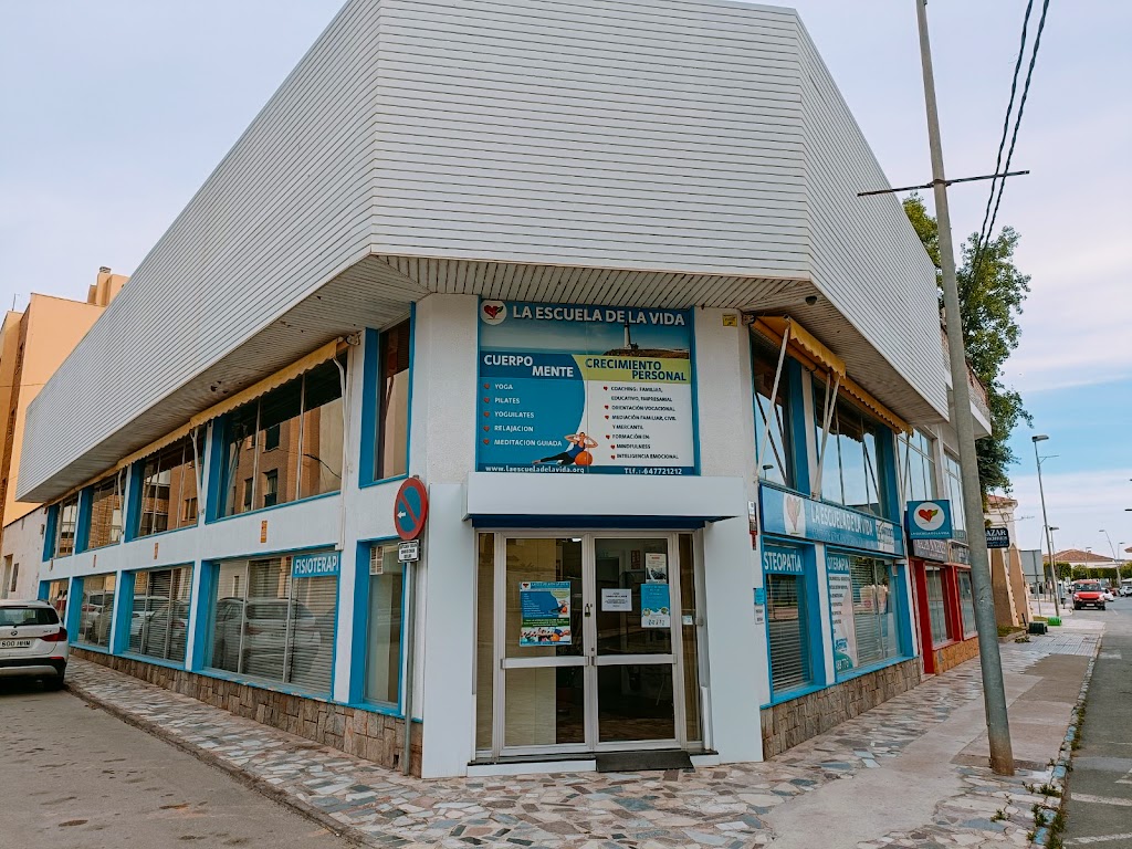 Clinica y Centro de Atencion y Formacion Familiar La Escuela de la Vida — Del propietario