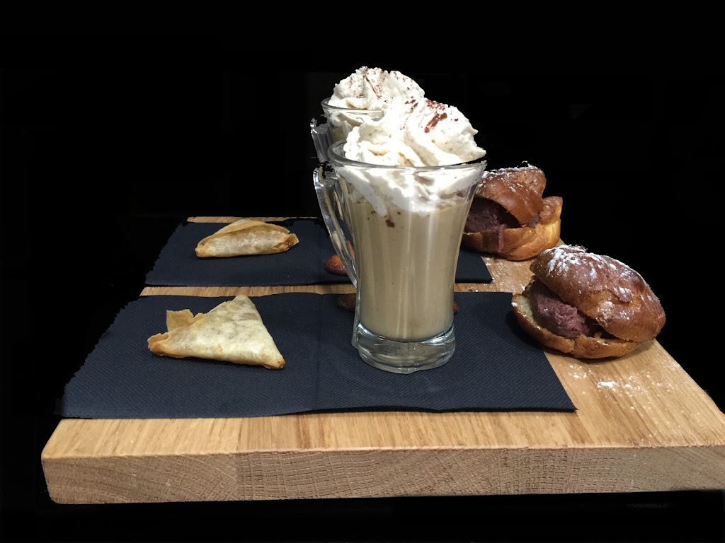 La Vinoteca — Comida y bebida