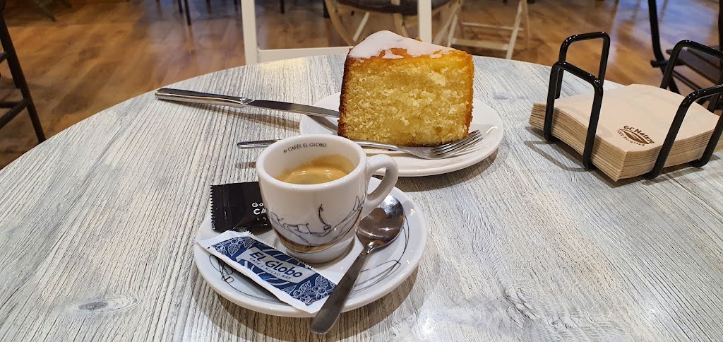 Cafeteria Panetela — Comida y bebida