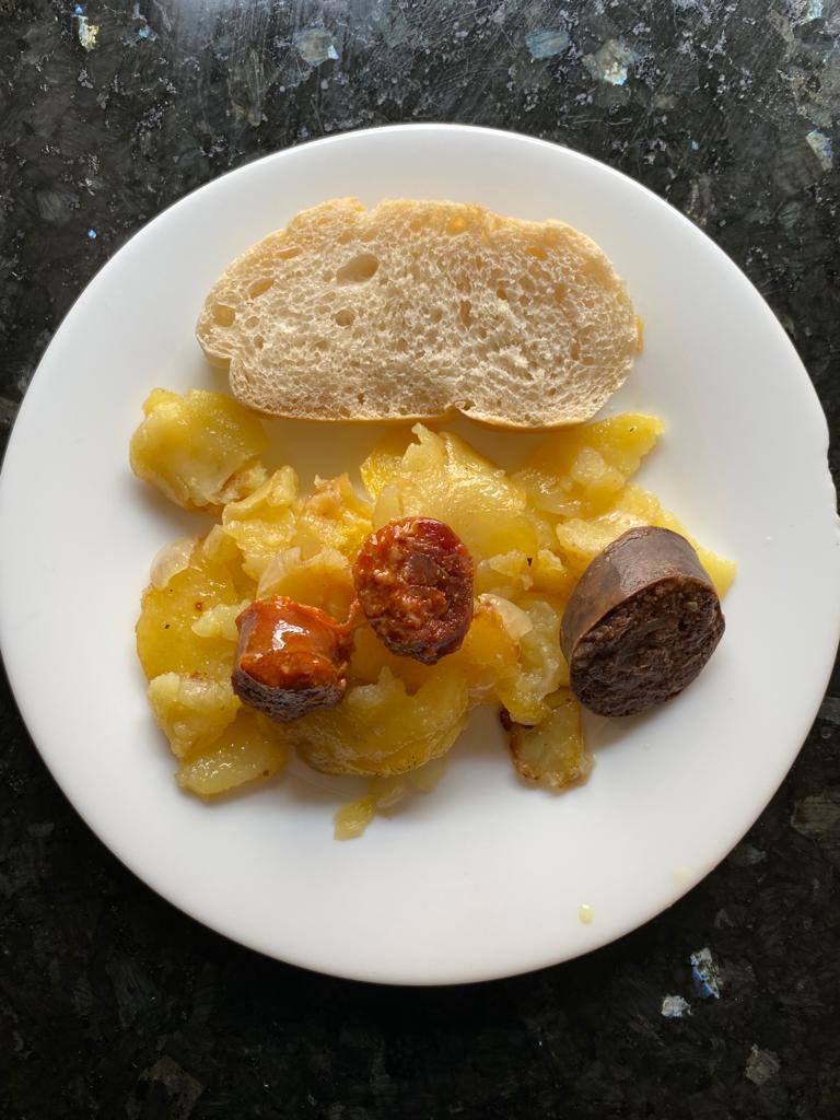 Bar Carrete — Comida y bebida