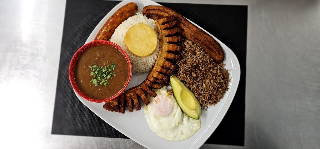 La Cuchara Latina Restaurante — Bandeja paisa