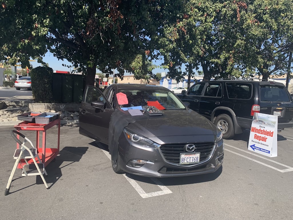 Auto glass shop in Lakewood