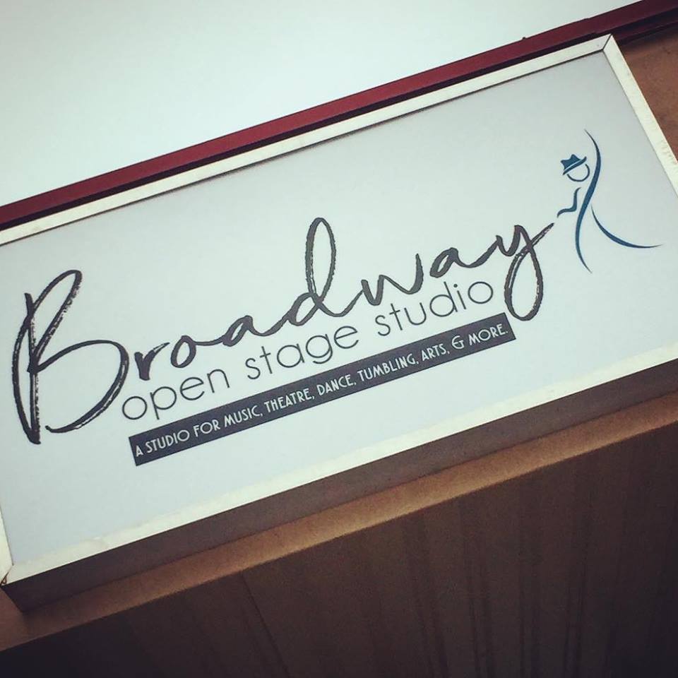  Broadway Open Stage Studio